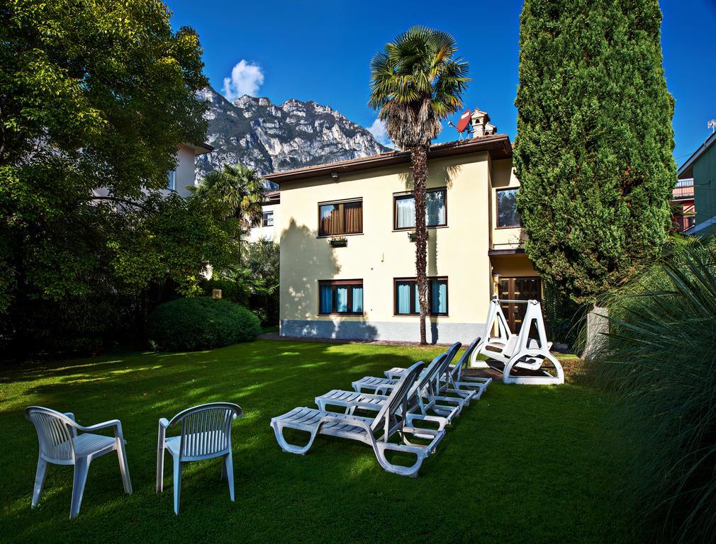 Spiaggia Residenceリーヴァ・デル・ガルダ エクステリア 写真